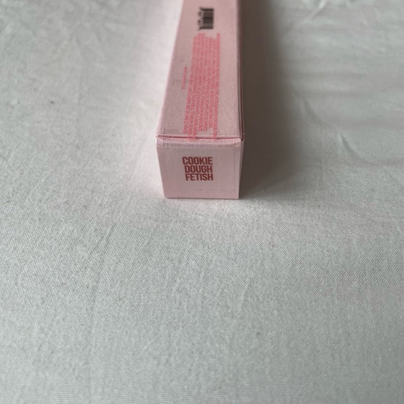 Jeffree Star Supreme Gloss - Cookie Dough Fetish - Picture 11 of 11